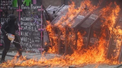 В Мексике более 80 человек пострадали на акции против дискриминации и насилия