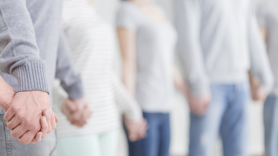 "Я по-прежнему алкоголик – нас бывших не бывает": история казахстанки из группы для анонимных зависимых