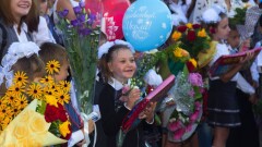 В Антикоррупционной службе напомнили, что дарить подарки учителям запрещено