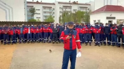 Рабочие на месторождении Каражанбас вышли на забастовку