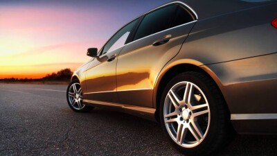 Эксперты объяснили, почему в Казахстане дорогие авто