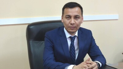 Главный налоговик ЗКО подал в отставку – его подчинённого осудили за взятку в 1000 долларов