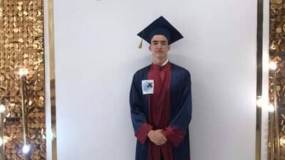 Выпускник из Павлодара набрал максимальные 140 баллов на ЕНТ. Ему подарили MacBook
