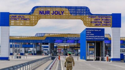Китай временно закрывает автомобильные пункты пропуска с Казахстаном