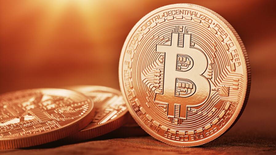 Цена биткоина впервые с 15 мая превысила отметку в 50 тысяч долларов