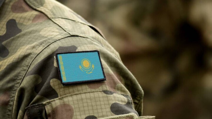 Около 17 тысяч казахстанцев призовут на воинскую службу осенью