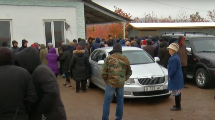 В Алматинской области рабочие четвёртый месяц не могут получить зарплату