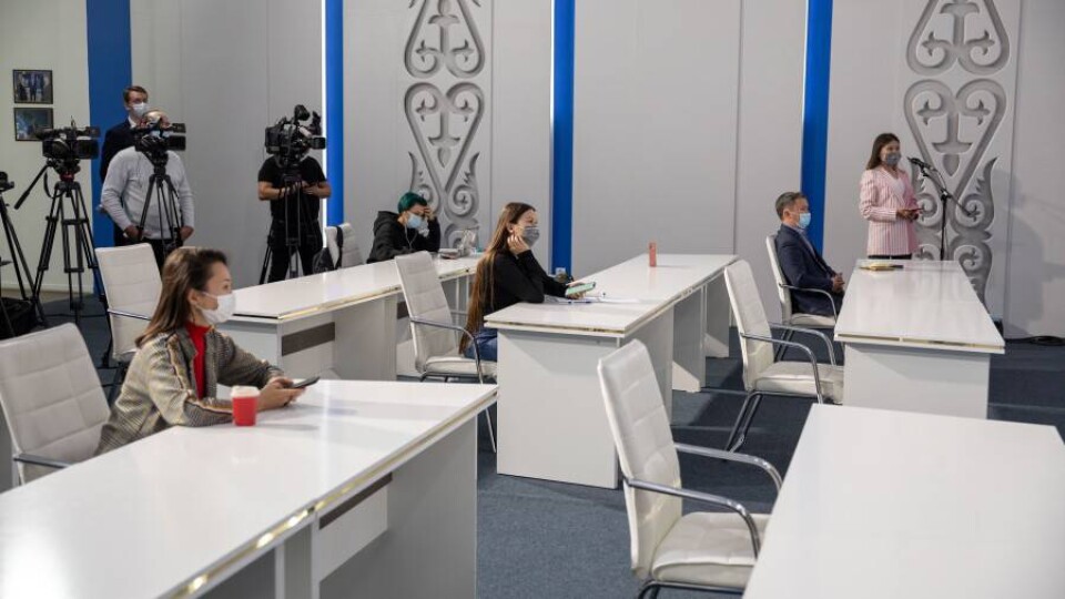 Журналисты вышли на первый за полтора года офлайн-брифинг СЦК