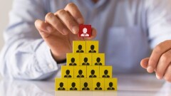 В Казахстане новая финансовая пирамида использует в своей рекламе известные бренды