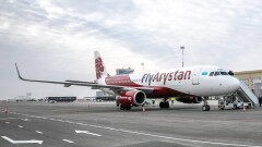 Два рейса FlyArystan вновь задержали из-за происшествия с птицей