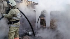 В Риддере ликвидировали пожар в жилой зоне