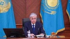 Токаев: Нужно пересмотреть правила использования государственного флага