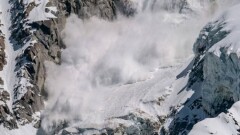 В ВКО из-за схода лавины перекрыли дорогу от Береля до санатория Рахмановские Ключи