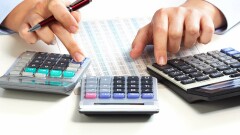 Курс доллара в России превысил 100 рублей впервые за полтора месяца