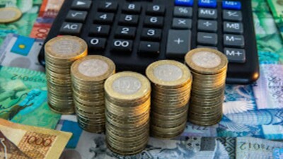 Парламент принял закон об увеличении расходов годового бюджета на 2,2 трлн тенге