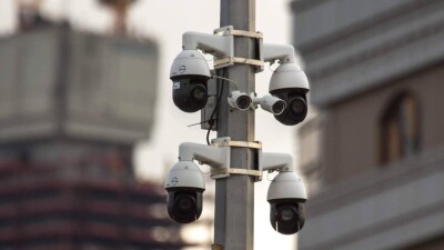 Дети на переднем сиденье, трещины на лобовом: регистрируют ли новые камеры "Сергек" эти нарушения?