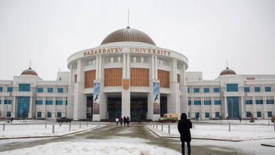 Руководство Назарбаев университета обратилось в МВД из-за слухов о связи ректора и его секретаря