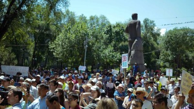 Маршрут для проведения согласованных шествий в Алматы хотят сократить до 1,5 км