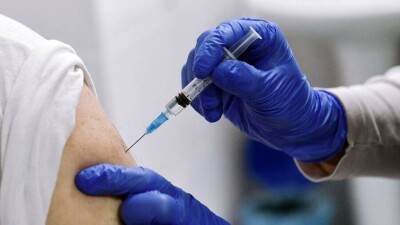 Третья доза китайской вакцины Sinovac не защищает от штамма "Омикрон" – исследование