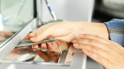 Обманутым клиентам медцентра "Плаза" в Алматы предоставят отсрочку по кредитам