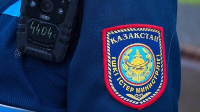Полиция столицы застала ночью в частном доме выпускников, отмечающих окончание школы