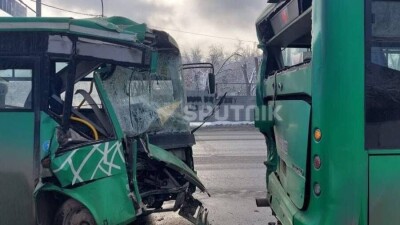 Два автобуса столкнулись в Алматы, есть пострадавшие