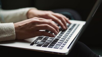 В каких профессиях выросли зарплаты за последний год