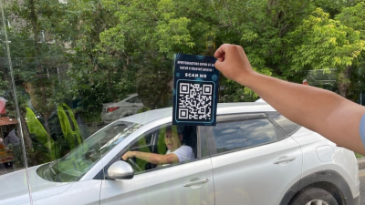 В Алматы на остановках расклеили QR-коды, ведущие на страницу криптобиржи