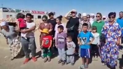 Казахстанцы застряли на закрытой границе с Узбекистаном