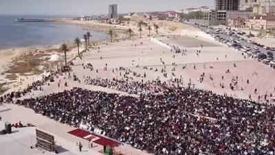 В Актау более 2000 человек участвовали в обряде вызова дождя