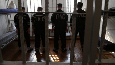 Тюрьмы в Казахстане сильно устарели: в жилых помещениях содержат до 100 человек