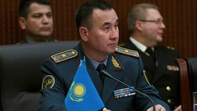 Экс-министру обороны Бектанову продлили арест на месяц