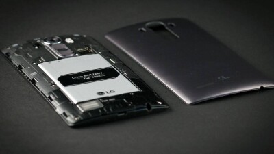 В Евросоюзе планируют запретить смартфоны без  съёмных аккумуляторов