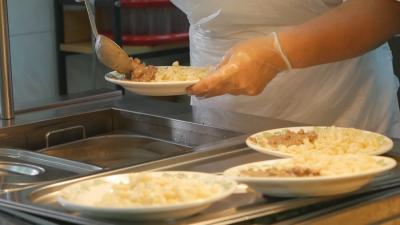 Мышь в коржике: детский реабилитационный центр в Нур-Султане отказался от услуг поставщика выпечки