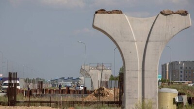 За что сотрудники компании по строительству LRT до сих пор получают зарплату