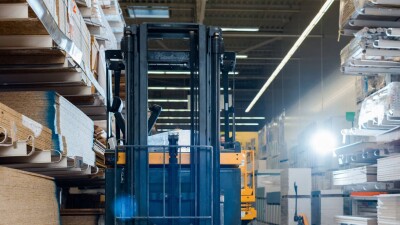 Казахстанских бизнесменов заподозрили в продаже российской фанеры в Евросоюз