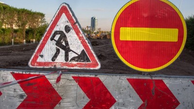 Подрядчик, который нелегально подключился к системе канализации, оплатит ремонт участка по Аль-Фараби в Алматы