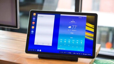 "Плохое решение". Эксперт выступила против обеспечения школьников планшетами