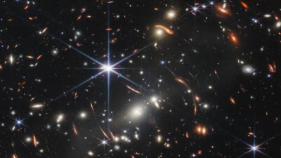 NASA опубликовало первую полноцветную фотографию Вселенной