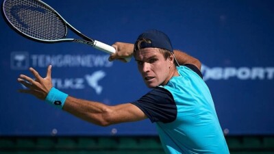 Казахстанский теннисист Дмитрий Попко прошёл в четвертьфинал Кубка президента