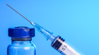 В США разрешили прививать вакциной Pfizer подростков с 12 лет