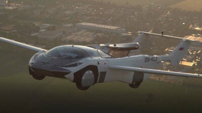 Летающий автомобиль AirCar совершил первый в мире междугородний перелёт