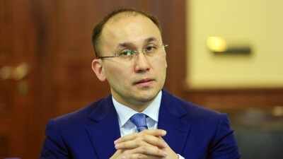 Абаев: Никто не отменяет русский язык, мы лишь делаем обязательным использование казахского