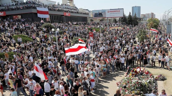 Лозунг "Жыве Беларусь" собираются приравнять к нацистской символике в Беларуси