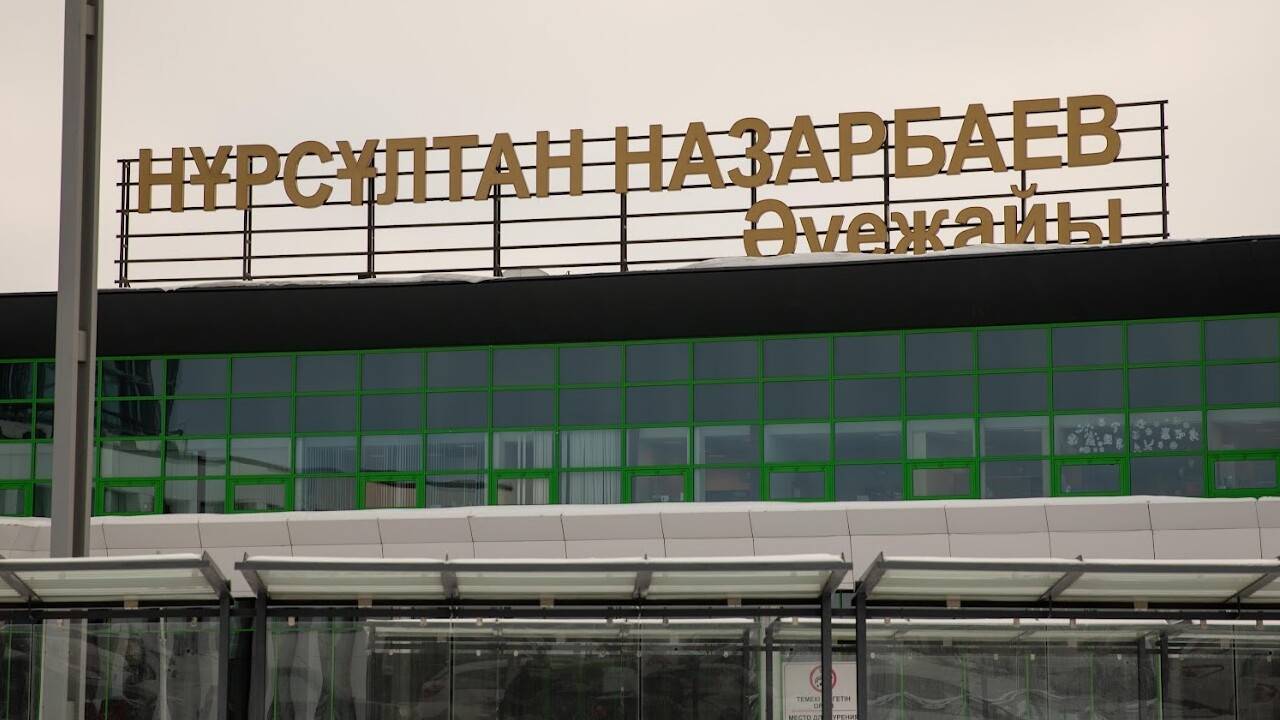 Официальным такси разрешат забирать клиентов со второй линии стоянки аэропорта Астаны