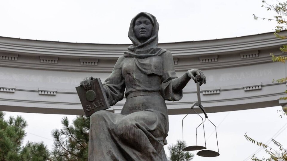 Экс-судье СМЭС Алматинской области дали пять лет за взятку