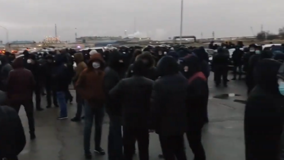 Митинговавшие двое суток сотрудники компании МАЭК-Казатомпром вернулись к работе