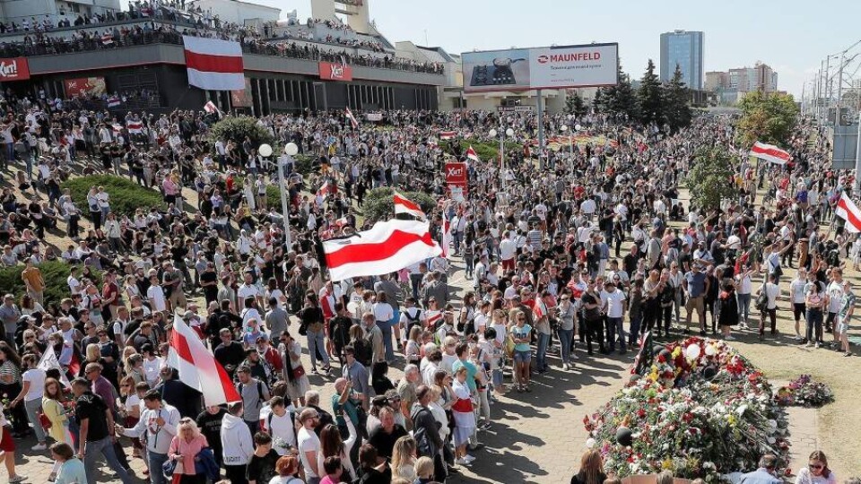 Лозунг "Жыве Беларусь" собираются приравнять к нацистской символике в Беларуси