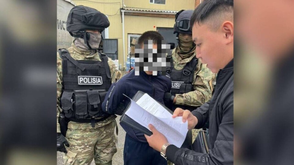 Группа вымогателей в Костанае держала мужчину в запертой съёмной квартире