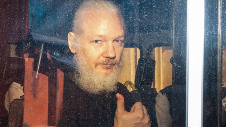Суд лишил создателя Wikileaks Джулиана Ассанжа гражданства Эквадора